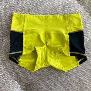 Lululemon Lime Yellow & Black Boogie Shorts, Sz 6